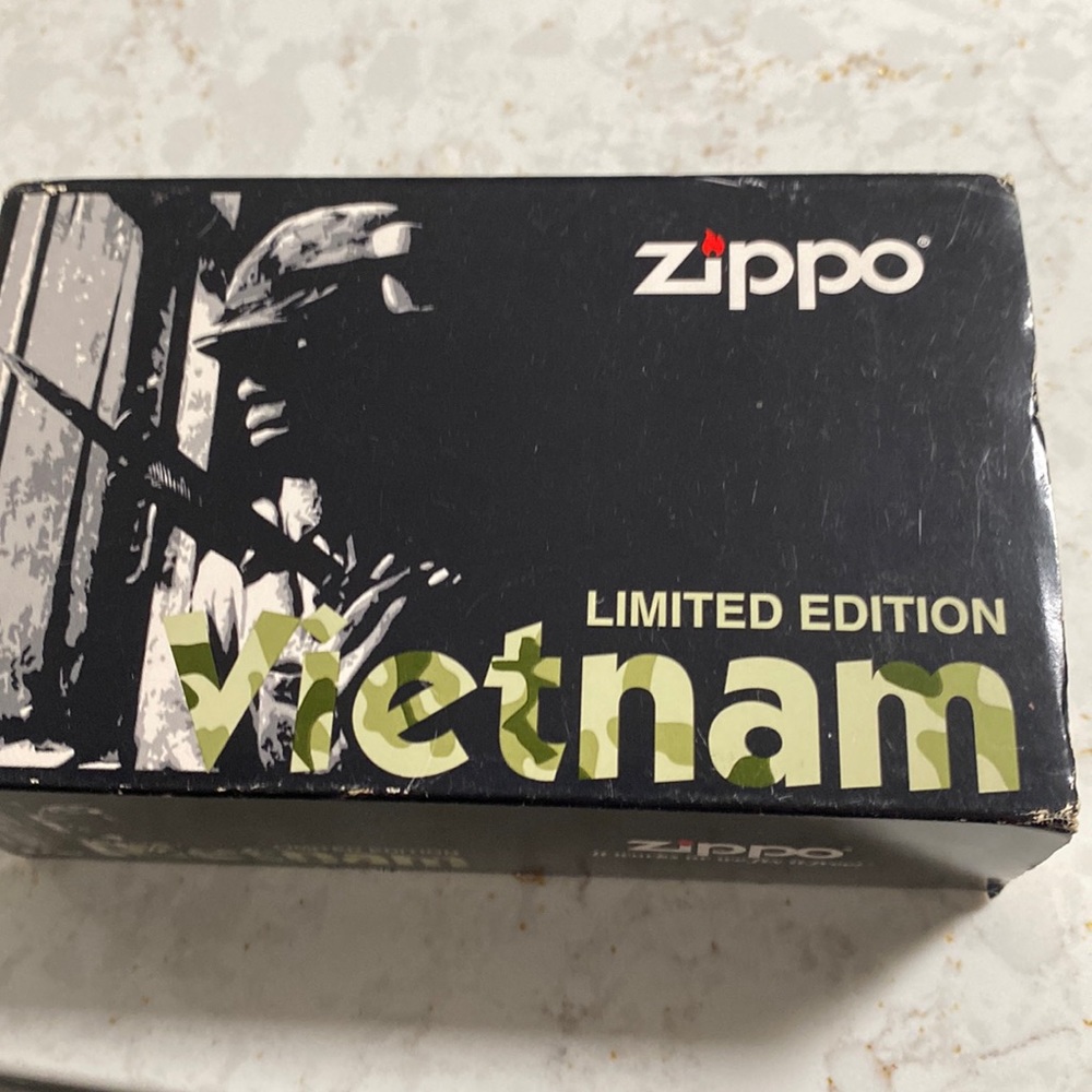 Limited edition set up two Vietnam zippo lighters in a crackle black